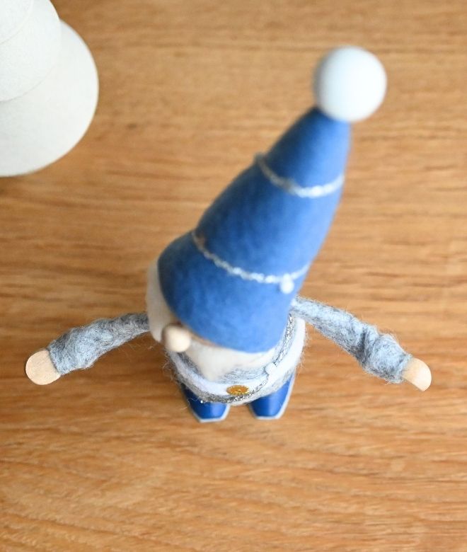 他のニッセよりもちょっぴり長い腕